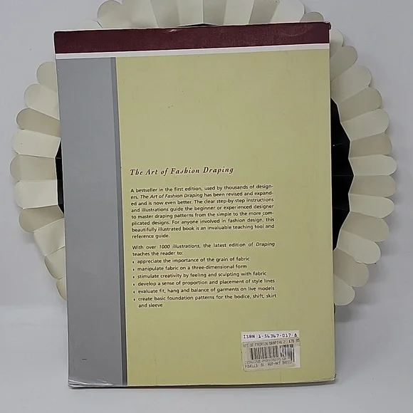 The Art Of Fashion Draping 2nd Edition Connie Amaden-Crawford - Picture 2 of 6